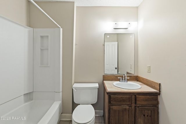 204 Long Plantation Boulevard B, Lafayette, LA 70508