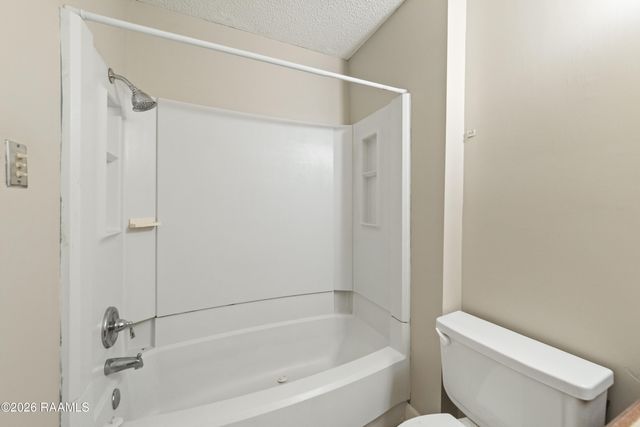 204 Long Plantation Boulevard B, Lafayette, LA 70508