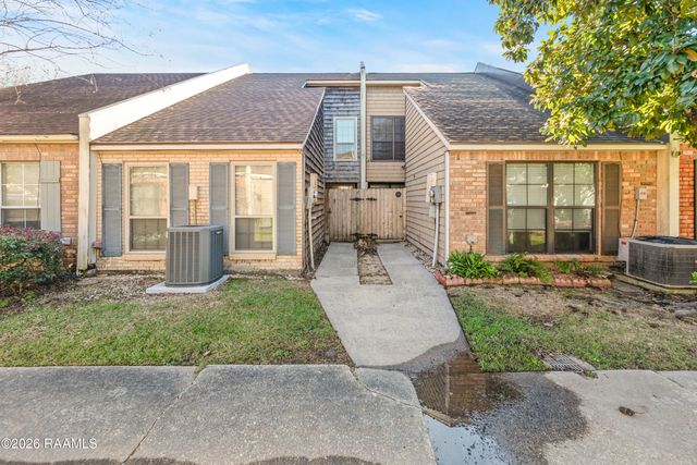 204 Long Plantation Boulevard B, Lafayette, LA 70508