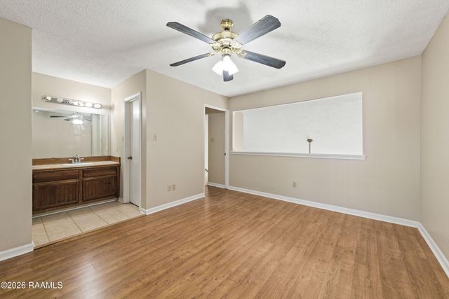 204 Long Plantation Boulevard B, Lafayette, LA 70508