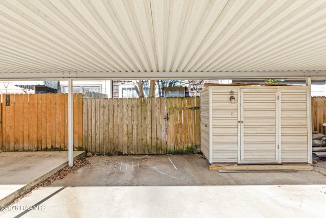 204 Long Plantation Boulevard B, Lafayette, LA 70508