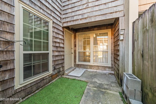 204 Long Plantation Boulevard B, Lafayette, LA 70508