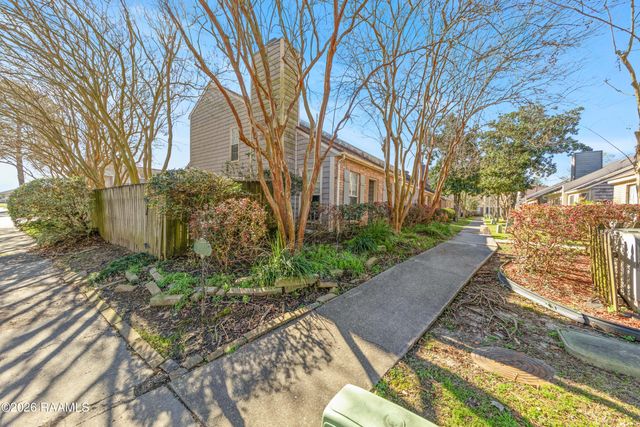 204 Long Plantation Boulevard B, Lafayette, LA 70508