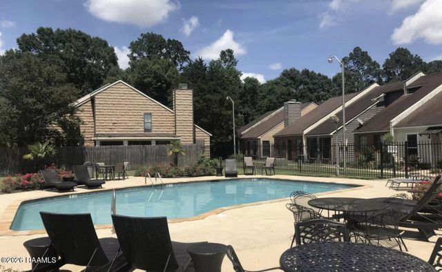 204 Long Plantation Boulevard B, Lafayette, LA 70508