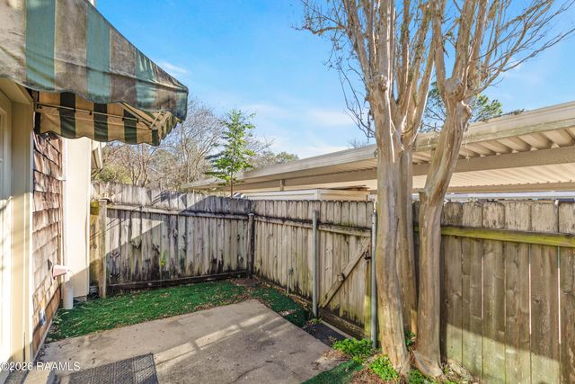 204 Long Plantation Boulevard B, Lafayette, LA 70508