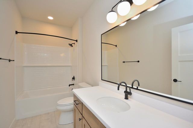 N53W19928 Kingair DRIVE, Menomonee Falls, WI 53051