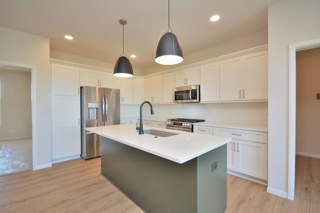 N53W19928 Kingair DRIVE, Menomonee Falls, WI 53051