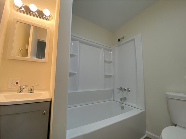 407 N Pittsburgh St, Connellsville, PA 15425