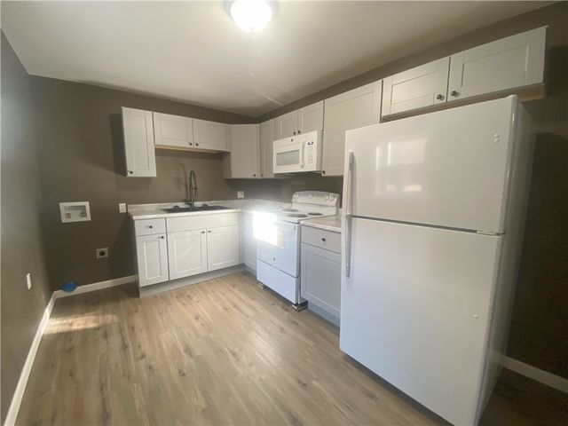 407 N Pittsburgh St, Connellsville, PA 15425