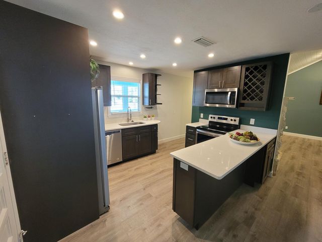 6515 5th Street, Vero Beach, FL 32968