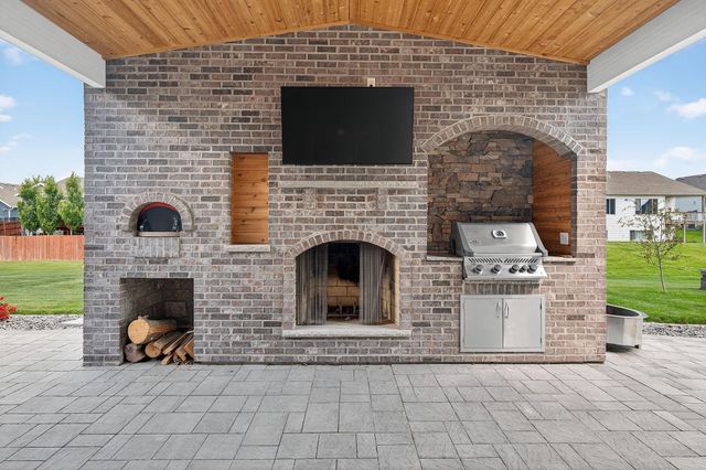 2333 Orion Street SW, Rochester, MN 55902