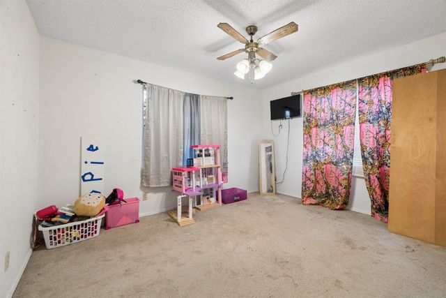 2187 Russell Dr., Longview, TX 75602