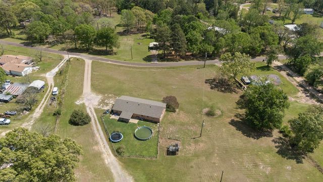 2187 Russell Dr., Longview, TX 75602