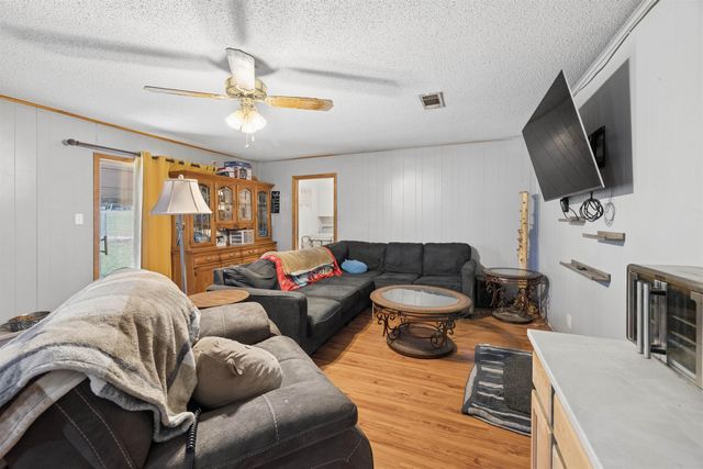 2187 Russell Dr., Longview, TX 75602