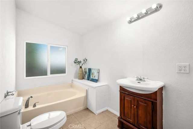 10412 Comstock, Corona, CA 92883