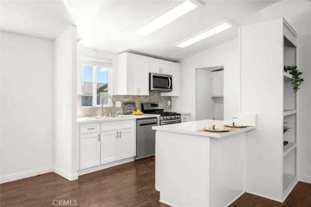 10412 Comstock, Corona, CA 92883