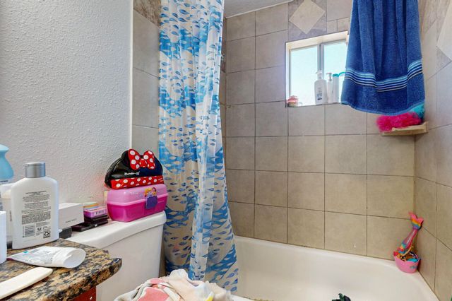 412 Texas Street NE, Albuquerque, NM 87108