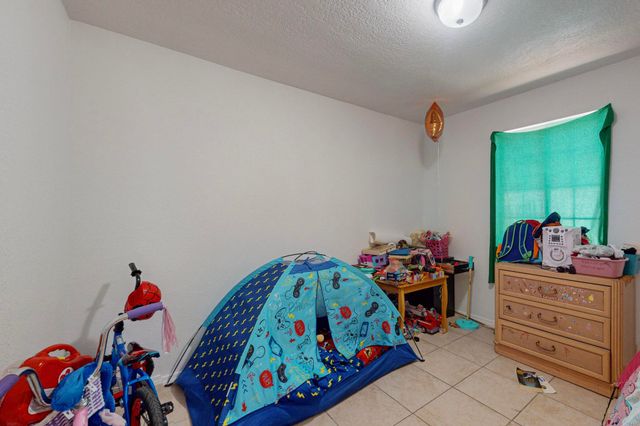 412 Texas Street NE, Albuquerque, NM 87108