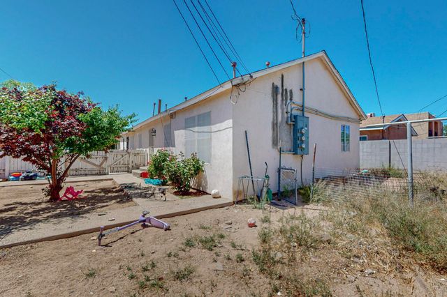 412 Texas Street NE, Albuquerque, NM 87108