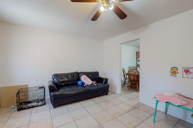 412 Texas Street NE, Albuquerque, NM 87108