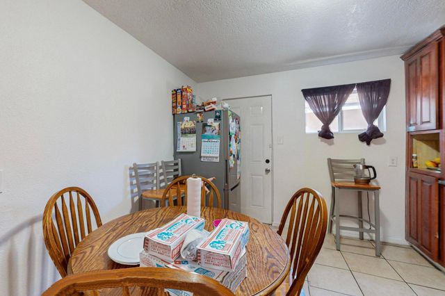 412 Texas Street NE, Albuquerque, NM 87108