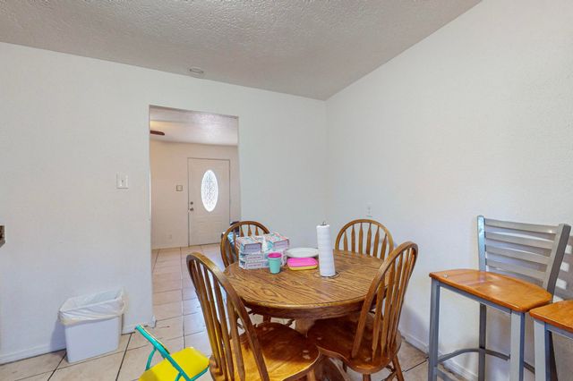 412 Texas Street NE, Albuquerque, NM 87108