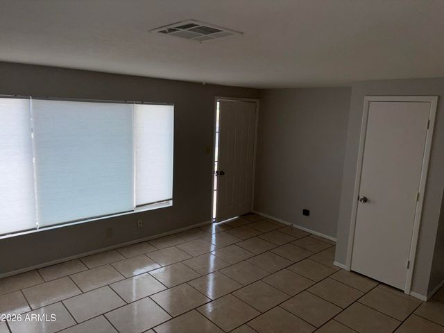 148 S 54th Street Apt B, Mesa, AZ 85206