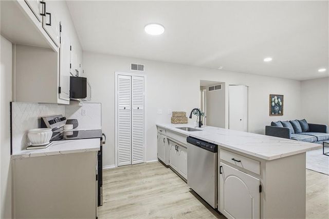 11260 E 71st Terrace, Raytown, MO 64133
