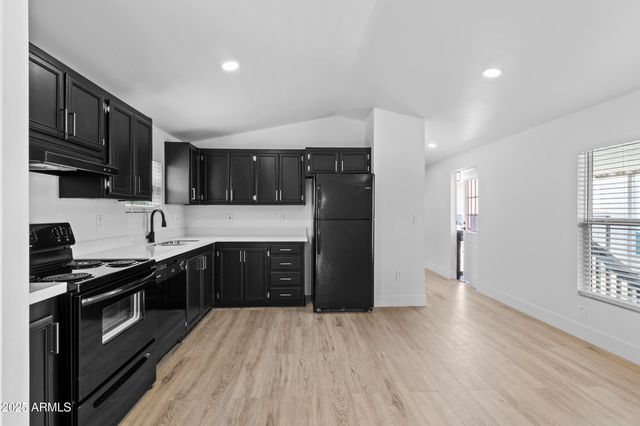 1123 W Summerside Road, Phoenix, AZ 85041