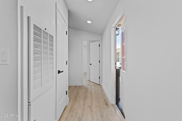 1123 W Summerside Road, Phoenix, AZ 85041