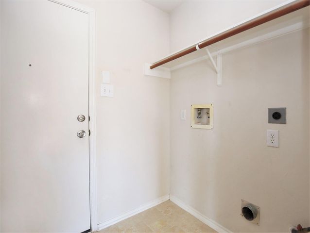 9618 Ravens Nest Court, Houston, TX 77083