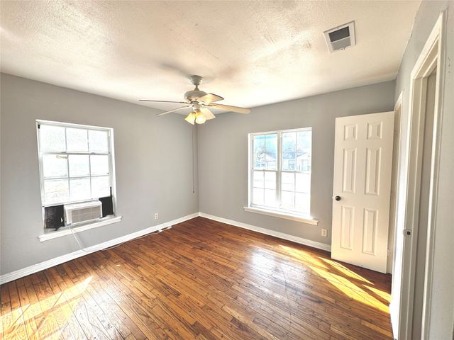 1415 Abelia Street, Irving, TX 75061