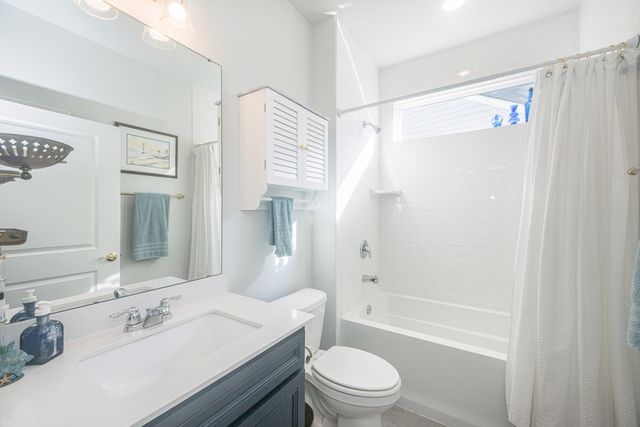 6228 Woodsedge Court, Hollywood, SC 29449