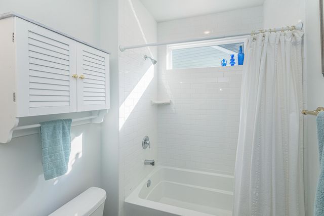 6228 Woodsedge Court, Hollywood, SC 29449