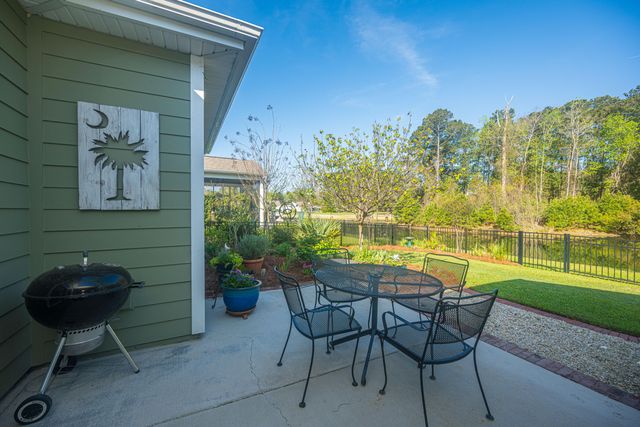 6228 Woodsedge Court, Hollywood, SC 29449