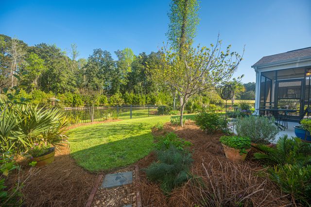 6228 Woodsedge Court, Hollywood, SC 29449