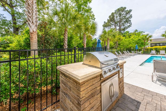 6228 Woodsedge Court, Hollywood, SC 29449