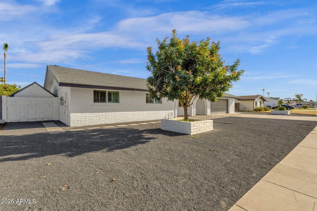 2325 E ENCANTO Street, Mesa, AZ 85213 — exterior