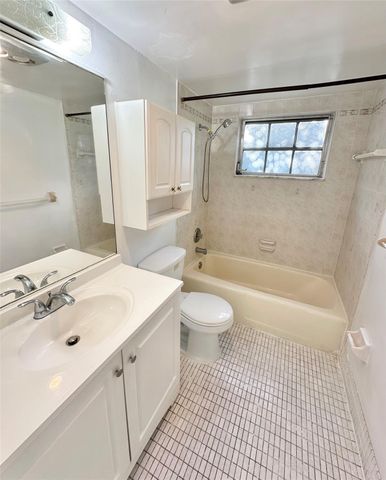 8900 W SAMPLE Road 106, Coral Springs, FL 33065