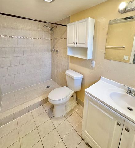 8900 W SAMPLE Road 106, Coral Springs, FL 33065