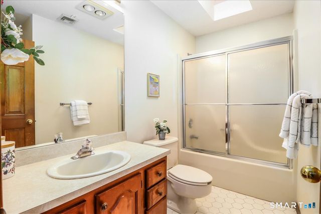 185 Quaker Farms Road, Oxford, CT 06478