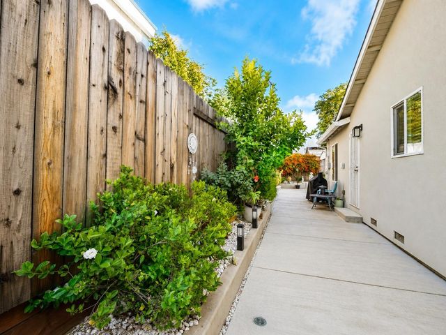 6518 Markley Way, Carmichael, CA 95608
