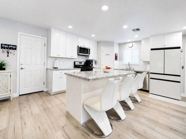 6518 Markley Way, Carmichael, CA 95608