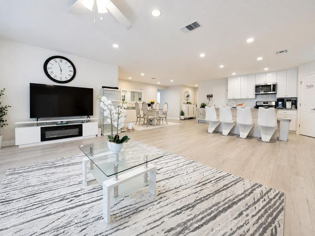 6518 Markley Way, Carmichael, CA 95608