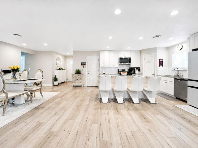 6518 Markley Way, Carmichael, CA 95608