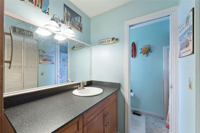 10100 SW 50th Ct, Cooper City, FL 33328