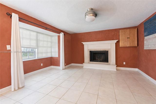 10100 SW 50th Ct, Cooper City, FL 33328