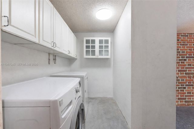 10100 SW 50th Ct, Cooper City, FL 33328