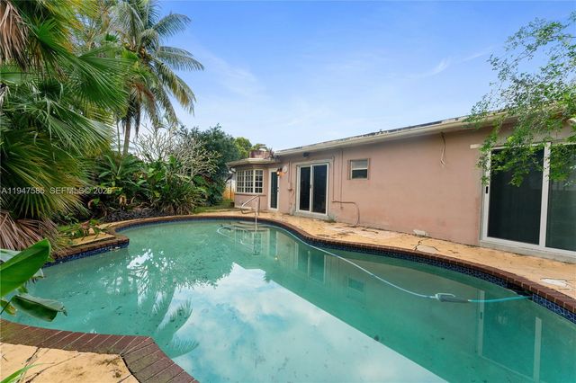 10100 SW 50th Ct, Cooper City, FL 33328