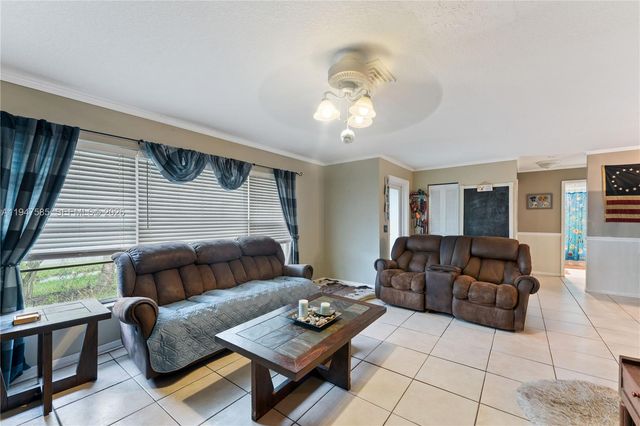 10100 SW 50th Ct, Cooper City, FL 33328